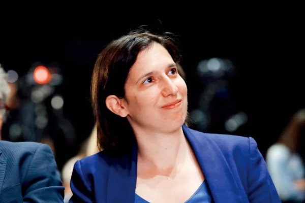 股合网 晒意大利女总理“色情照”网站，被反击